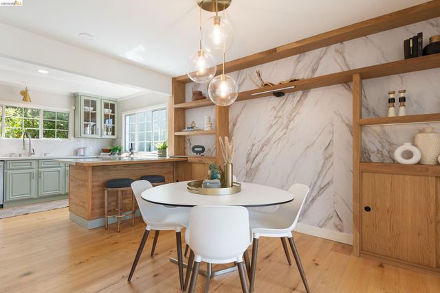 5800 Saint Paul Ct, Oakland, CA 94618