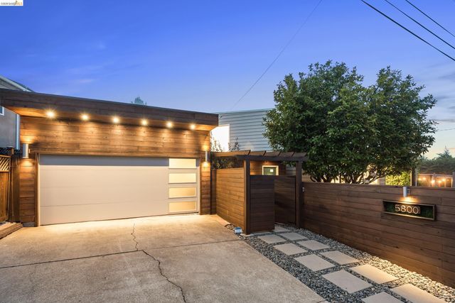 5800 Saint Paul Ct, Oakland, CA 94618