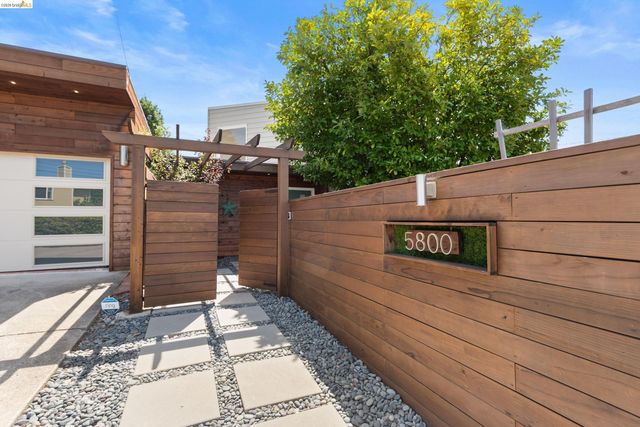 5800 Saint Paul Ct, Oakland, CA 94618