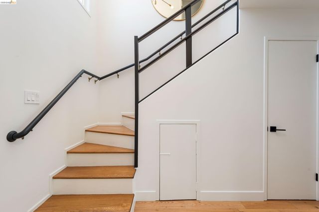 5800 Saint Paul Ct, Oakland, CA 94618