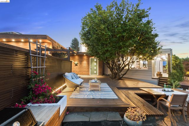 5800 Saint Paul Ct, Oakland, CA 94618