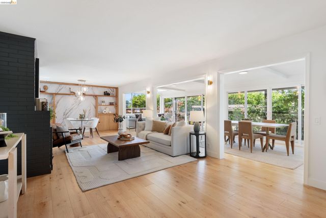 5800 Saint Paul Ct, Oakland, CA 94618