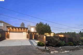 5800 Saint Paul Ct, Oakland, CA 94618