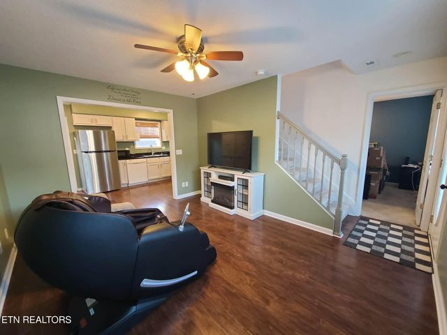 917 Hazelbrook Way, Knoxville, TN 37912