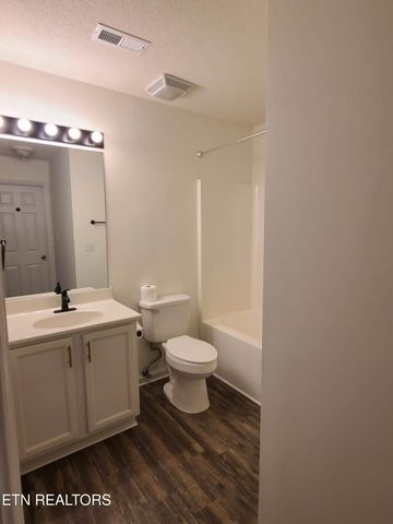 917 Hazelbrook Way, Knoxville, TN 37912