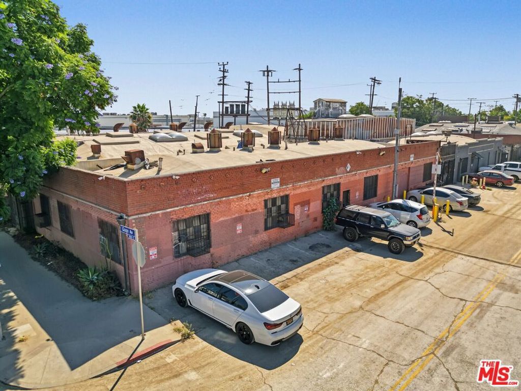 802 E Gage Avenue, Los Angeles, CA 90001 — photo 2