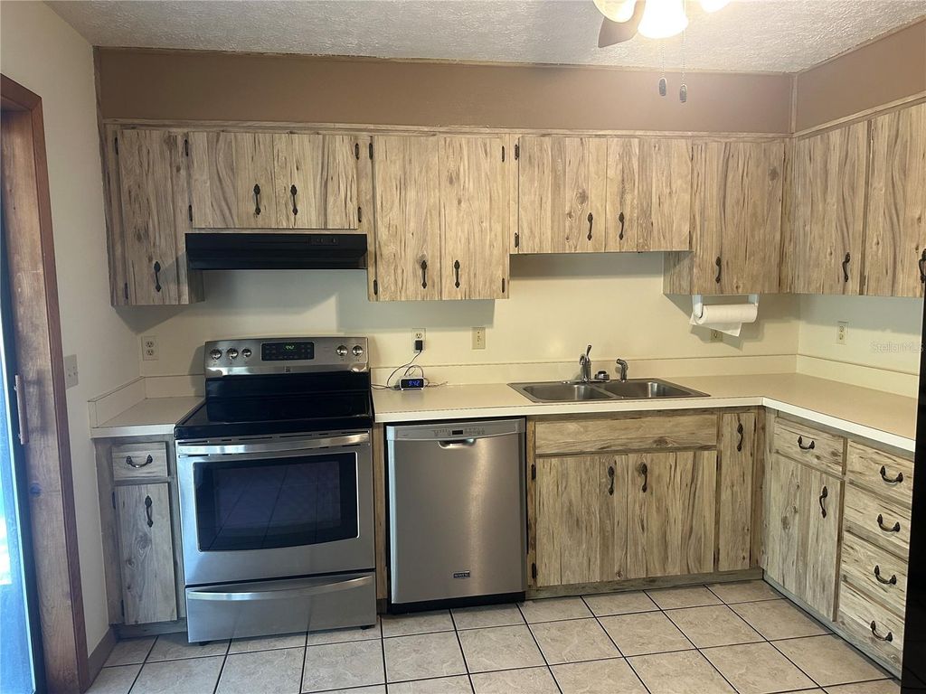 Image 16 of property listing at 22851 SW NEPTUNE BOULEVARD, Dunnellon, FL 34431