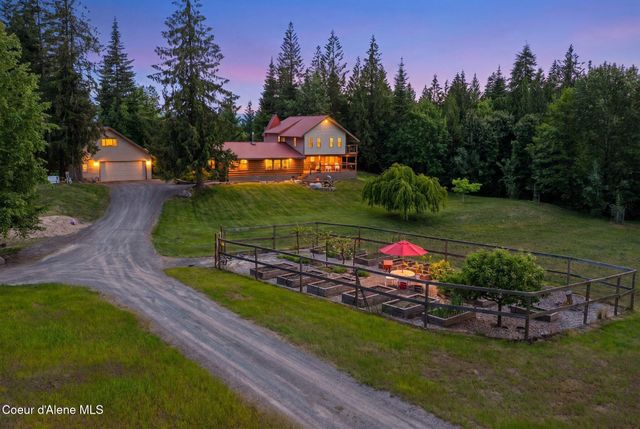 343 W Spring Creek Rd, Hope, ID 83836