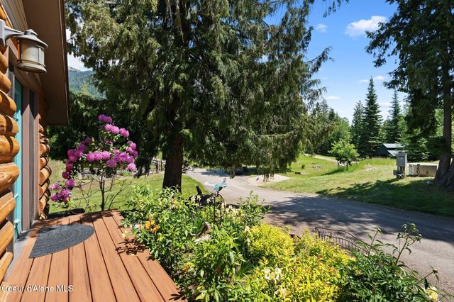 343 W Spring Creek Rd, Hope, ID 83836