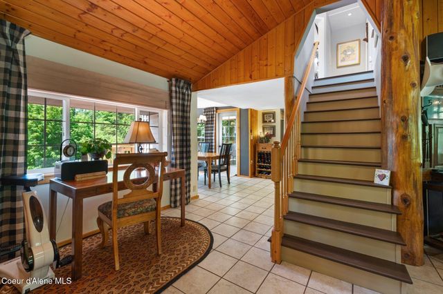 343 W Spring Creek Rd, Hope, ID 83836