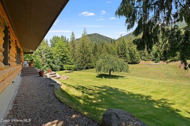 343 W Spring Creek Rd, Hope, ID 83836