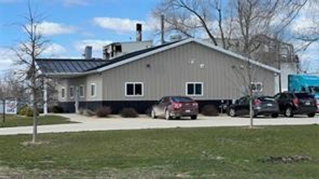 34 43rd Avenue SW, Cedar Rapids, IA 52404
