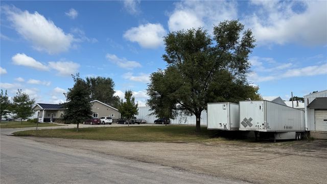 34 43rd Avenue SW, Cedar Rapids, IA 52404