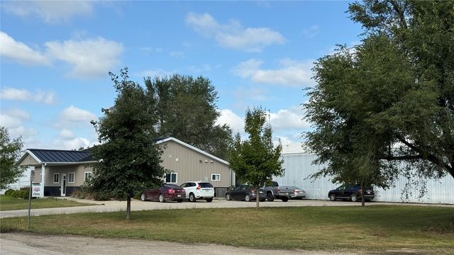 34 43rd Avenue SW, Cedar Rapids, IA 52404