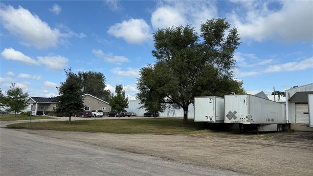 34 43rd Avenue SW, Cedar Rapids, IA 52404