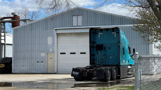 34 43rd Avenue SW, Cedar Rapids, IA 52404