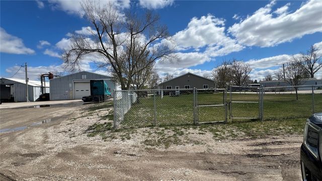 34 43rd Avenue SW, Cedar Rapids, IA 52404