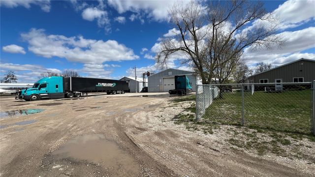 34 43rd Avenue SW, Cedar Rapids, IA 52404