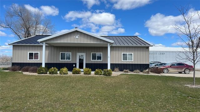 34 43rd Avenue SW, Cedar Rapids, IA 52404