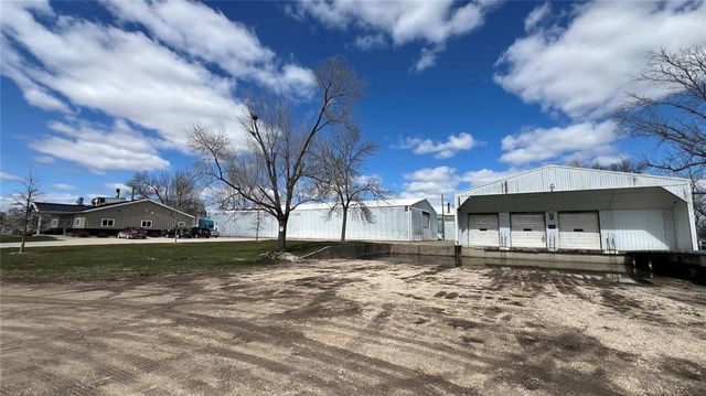 34 43rd Avenue SW, Cedar Rapids, IA 52404