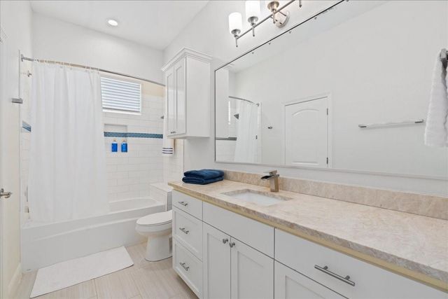 20913 Nimitz Ave, Lago Vista, TX 78645