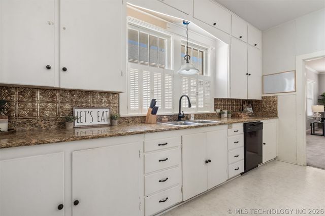 411 D Street NW, Ardmore, OK 73401