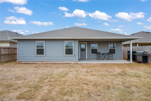 8026 Front Nine Lane, Navasota, TX 77868