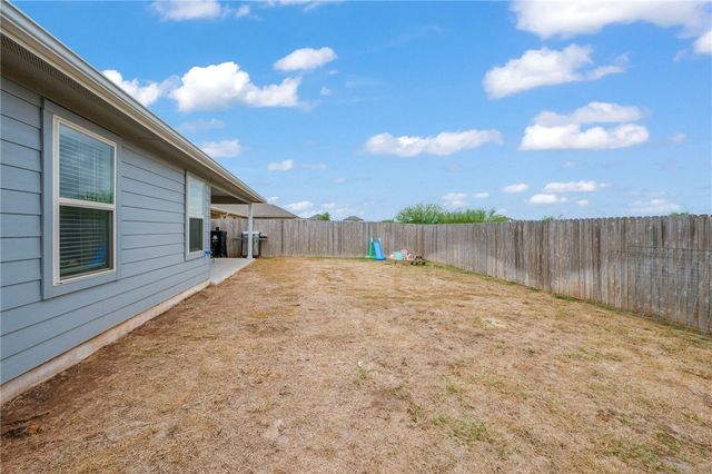 8026 Front Nine Lane, Navasota, TX 77868