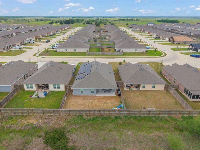 8026 Front Nine Lane, Navasota, TX 77868