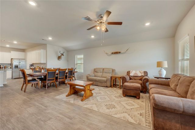 8026 Front Nine Lane, Navasota, TX 77868