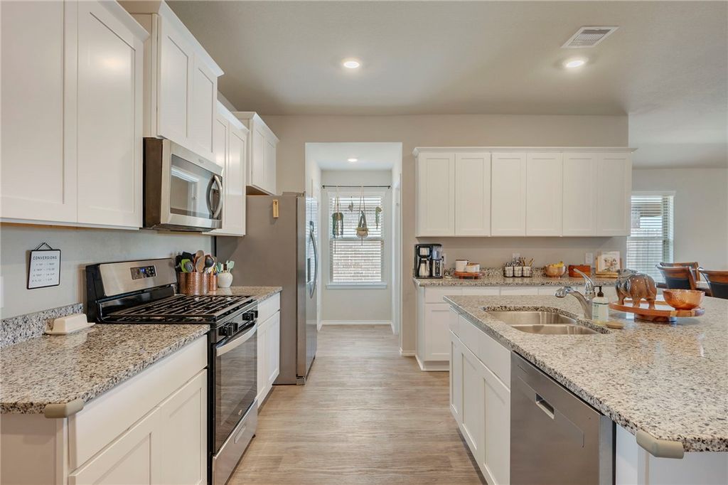 8026 Front Nine Lane, Navasota, TX 77868 — photo 5