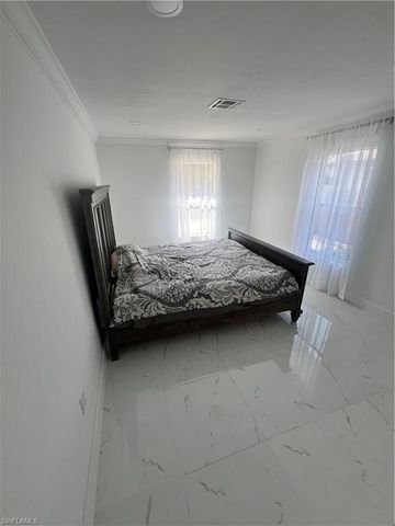 862 99th AVE N, Naples, FL 34108