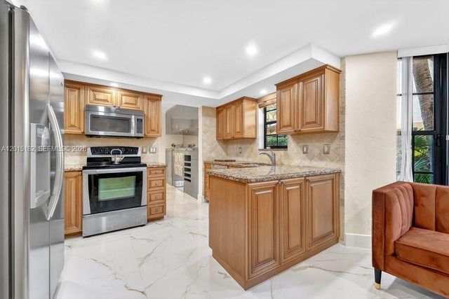 7838 La Mirada Dr, Boca Raton, FL 33433