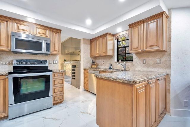 7838 La Mirada Dr, Boca Raton, FL 33433