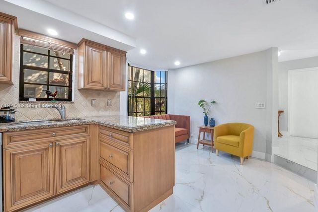 7838 La Mirada Dr, Boca Raton, FL 33433