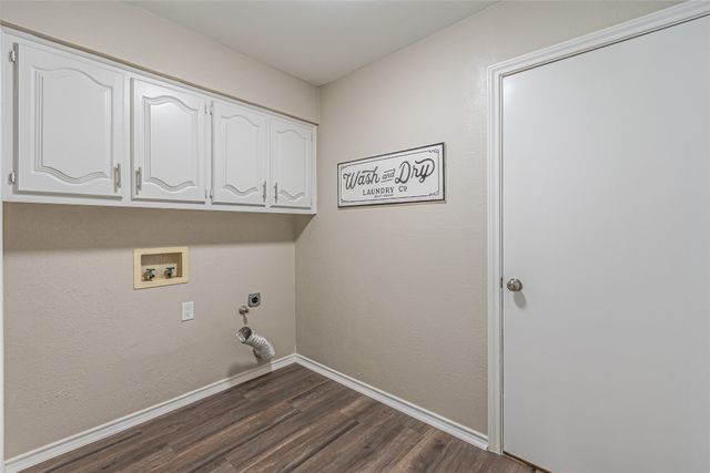 211 Molina Drive, Sunnyvale, TX 75182