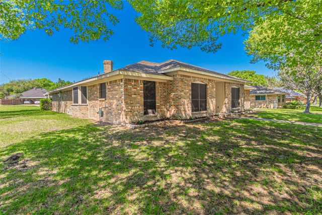 211 Molina Drive, Sunnyvale, TX 75182