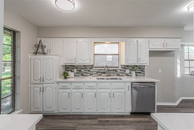 211 Molina Drive, Sunnyvale, TX 75182