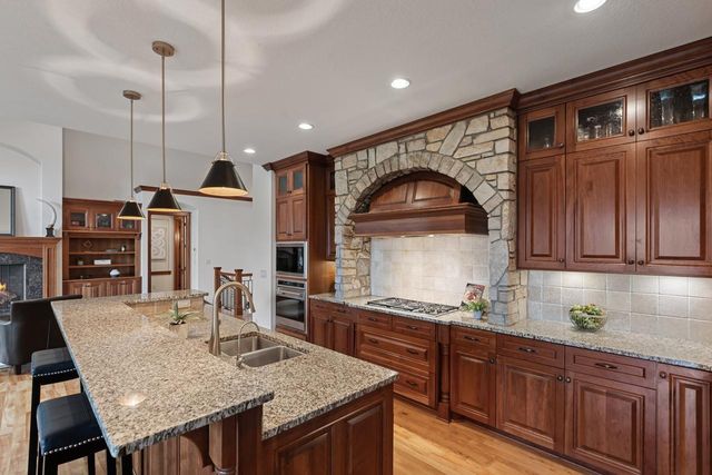 2180 Crestview Drive, Excelsior, MN 55331