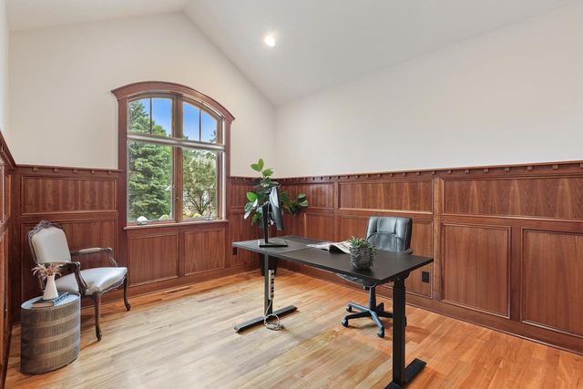 2180 Crestview Drive, Excelsior, MN 55331