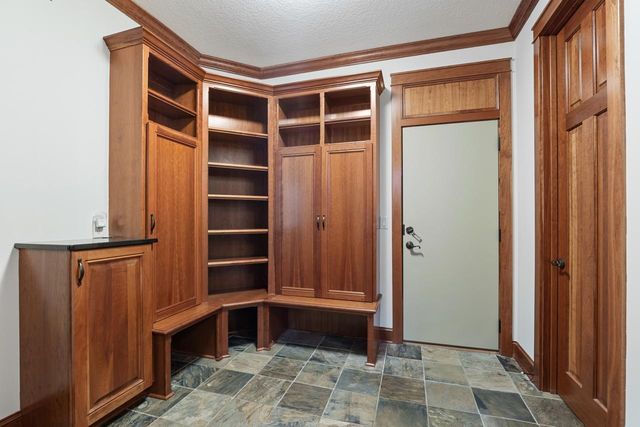2180 Crestview Drive, Excelsior, MN 55331