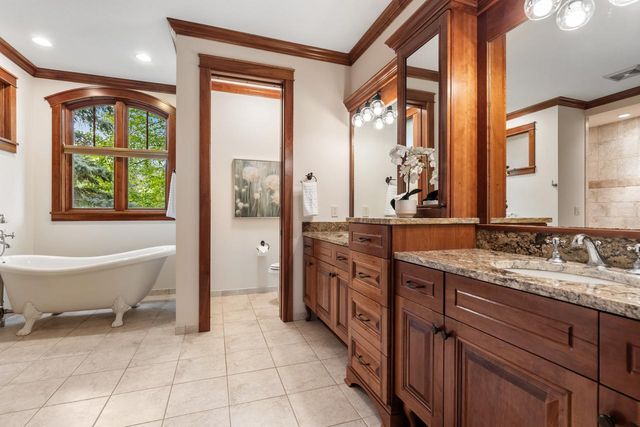 2180 Crestview Drive, Excelsior, MN 55331