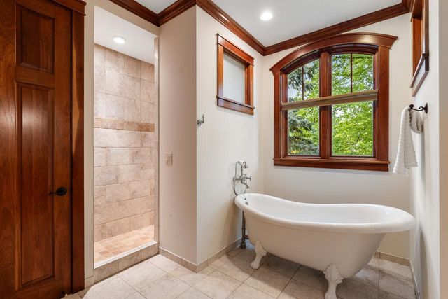 2180 Crestview Drive, Excelsior, MN 55331