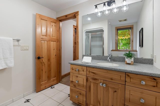 2180 Crestview Drive, Excelsior, MN 55331