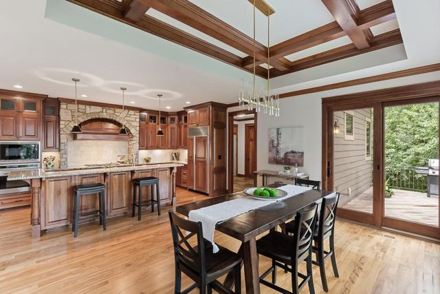 2180 Crestview Drive, Excelsior, MN 55331