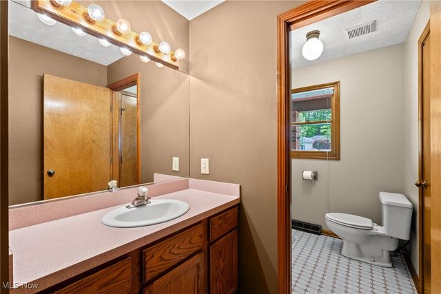 5810 Ely Vista Drive, Parma, OH 44129