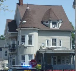 18 William St, East Orange City, NJ 07017