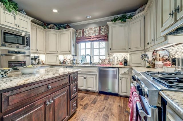 2004 Kiawah Circle, Edmond, OK 73025