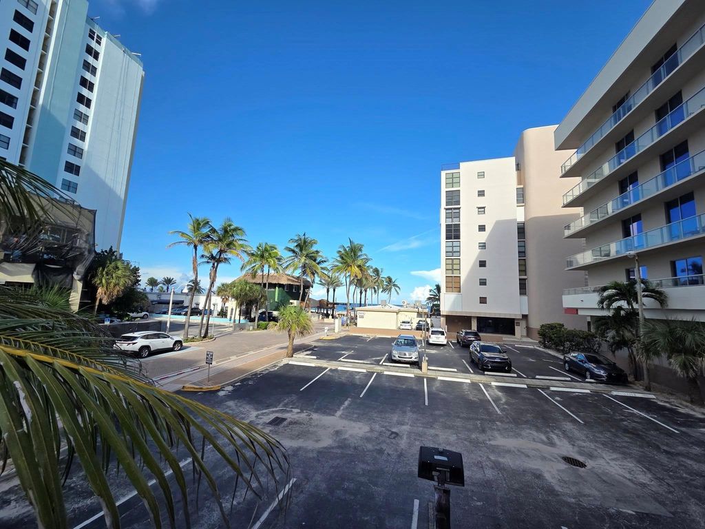 320 Indiana St, Hollywood, FL 33019