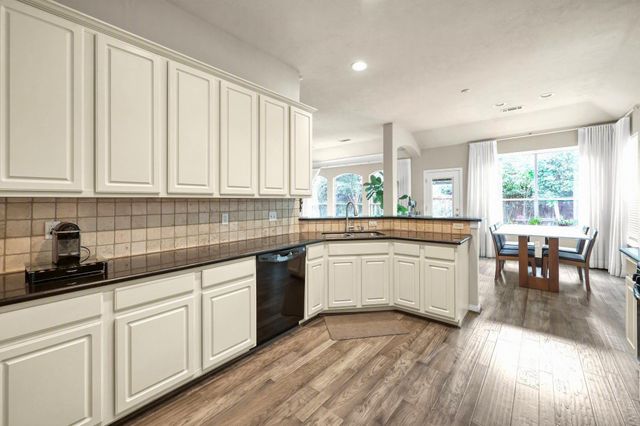 10211 Wildwood Park Lane, Houston, TX 77070
